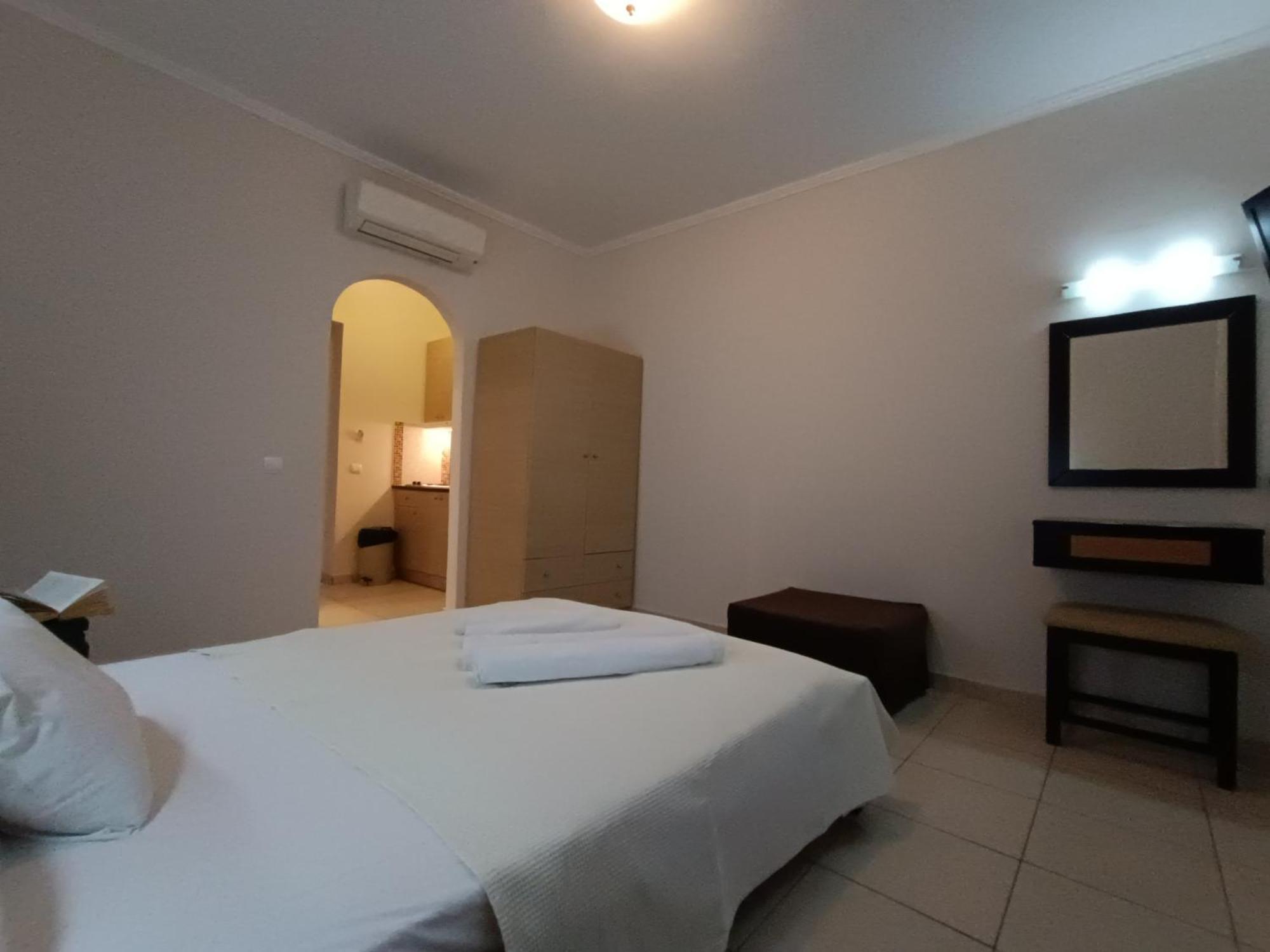Pouliezos Koklanis Zante Apartments Alykes  Extérieur photo